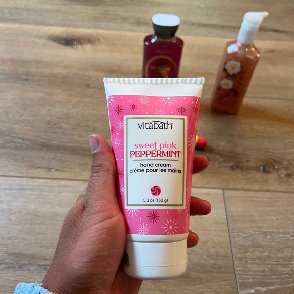 Lotion/soap/chapstick BUNDLE - Picture 2 of 11